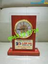 Ảnh xưởng chuyên sản xuất đồng hồ để bàn làm quà tặng giáo viên, đồng hồ kỷ niệm ngày thành lập