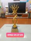 Ảnh mẫu cúp vinh danh thương hiệu mỹ phẩm