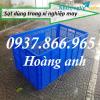 Ảnh Sọt nhựa đựng hàng trong sưởng sản xuất, sóng nhựa kẻ, sọt nhựa có bánh xe