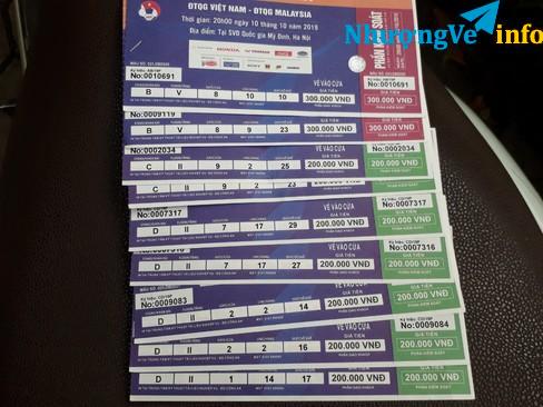 Ảnh Nhượng cặp vé bóng đá