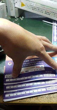Ảnh Cặp B V 2 loại 400k ngay cửa giữa Tầng V pass 2tr6/ cặp