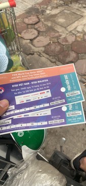 Ảnh Bán 1 cặp Khán đài B tầng II cưa 4 chính giữa sân giá yêu thương ai cần liên hệ 0399746588