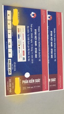 Ảnh Vé trận uae loại 300k giá 1tr7 chốt nhanh thì alo nhé