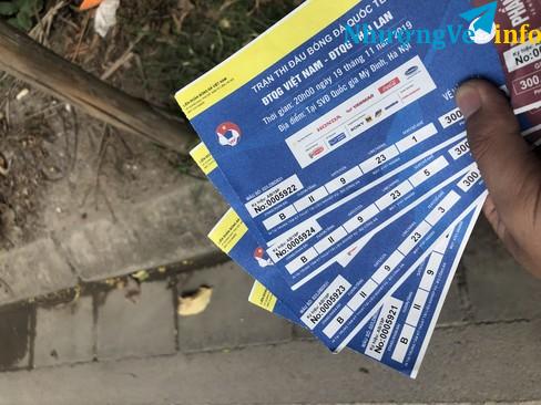Ảnh 2 cặp vé khán đài b tầng 2 cửa 9