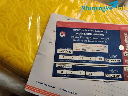 Ảnh Có 2 vẻ lẻ loại 300k trận VN - UAE