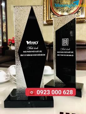 Ảnh Pha lê quà tặng, kỷ niệm chương pha lê, cúp pha lê doanh nhân