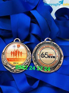 Ảnh nơi sản xuất và cung cấp huy chương giá chỉ từ 35k, nhận đúc huy chương marathon