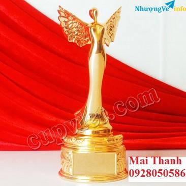 Ảnh mẫu cúp hội thảo chuyên ngành làm đẹp, bán cúp phun xăm thẩm mỹ