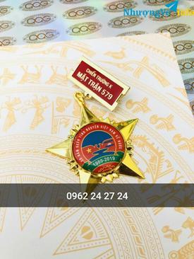 Ảnh làm kỷ niệm chương cài áo, sản xuất huân huy chương cách mạng, huân chương kháng chiến