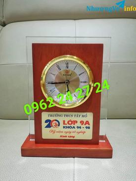 Ảnh xưởng chuyên sản xuất đồng hồ để bàn làm quà tặng giáo viên, đồng hồ kỷ niệm ngày thành lập