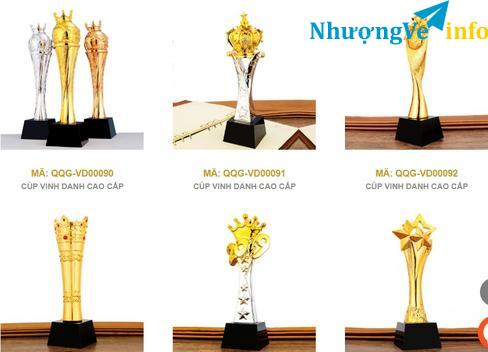 Ảnh sản xuất cúp lưu niệm,bán cúp bóng đá nam, cung cấp Cúp thể thao, cúp lưu niệm đồng mạ vàng,Cửa hàng