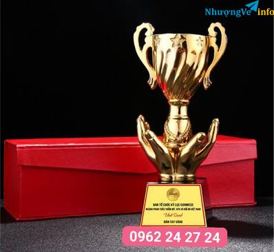 Ảnh chỗ bán cúp vinh danh nhân viên xuất sắc, bán cúp chuyên ngành thẩm mỹ