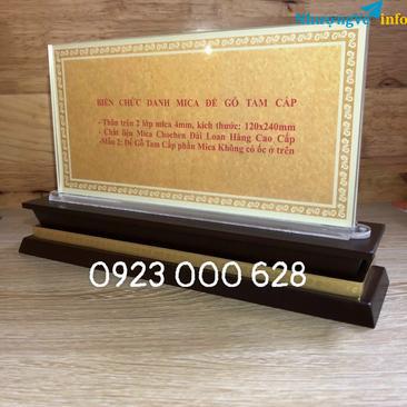 Ảnh Biển chức danh để bàn, biển mica đế gỗ, biển tên quân đội để bàn