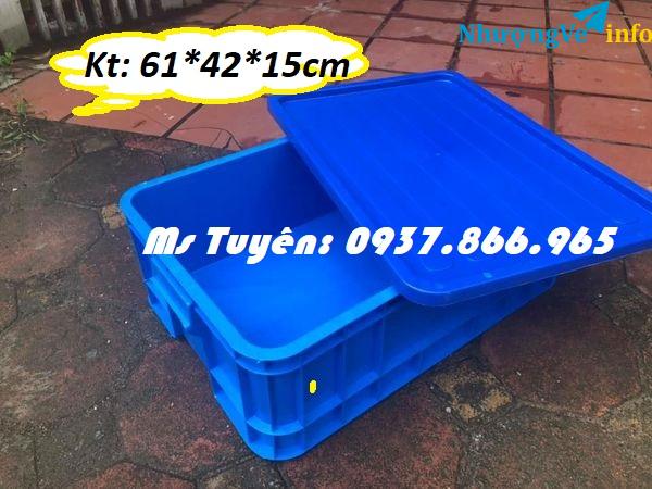 Ảnh ThuÌng nhưÌ£a nguyên sinh HPDE, khay nhưÌ£a chiÌ£u va đâÌ£p, thuÌng biÌt đưÌ£ng đôÌ trong nhaÌ xươÌng